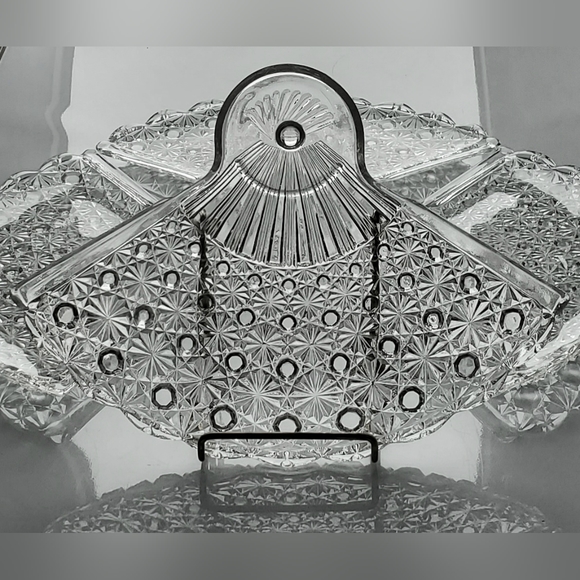 (4) Vntg 10 5/8" "Daisy & Button Clear" Fan Snack Plate by Anchor Hocking - Picture 6 of 15